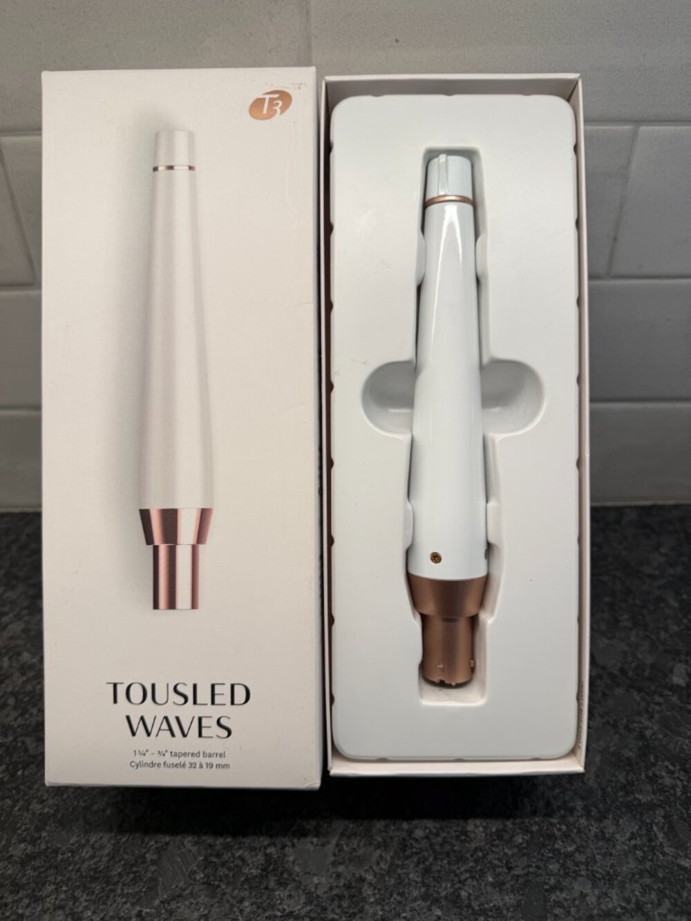 T3 Micro Convertible 765ATT1 Tousled Waves 1-1/4” - 3/4” Tapered Barrel
